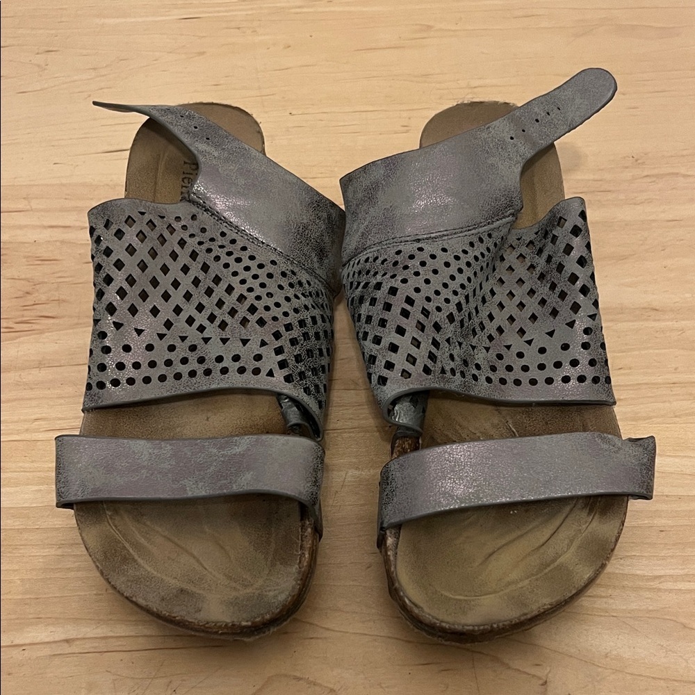 Pierre Dumas Metallic Gray Cut-Out Sandals